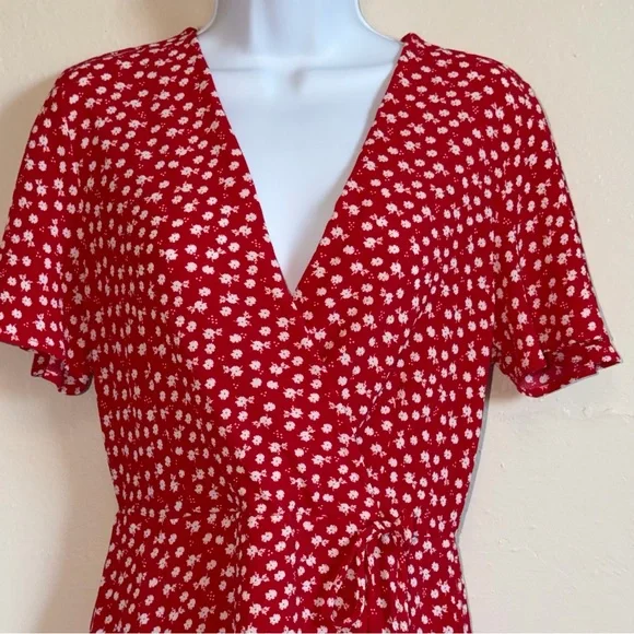 Monteau Red Faux Wrap Mini Dress with White Floral Print - Picture 2 of 14